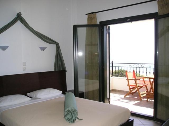 Golden Beach Inn 크리시 아모우디아 객실 사진