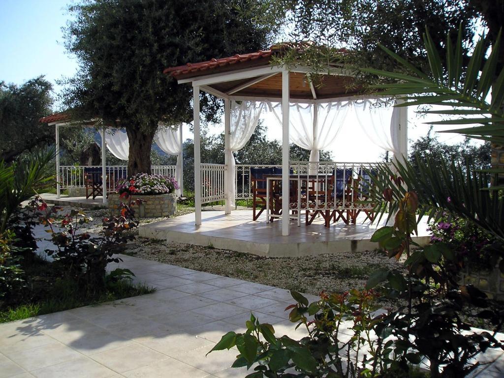 Golden Beach Inn 크리시 아모우디아 객실 사진